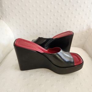 Vintage Donald j pliner Italy black wedge Sandal 8.5 4" platform